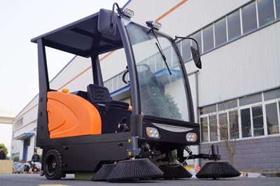 榮事達(dá)駕駛式清掃 榮事達(dá)駕駛式清掃車.jpg